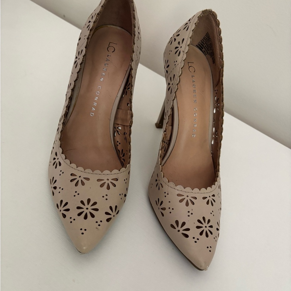 LC Lauren Conrad Women's Beige Floral Heels
